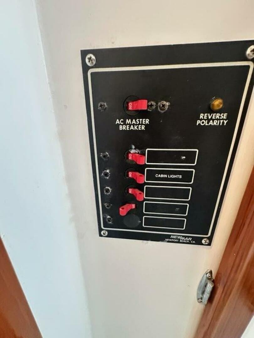 1987 Holland 32 — photo 37