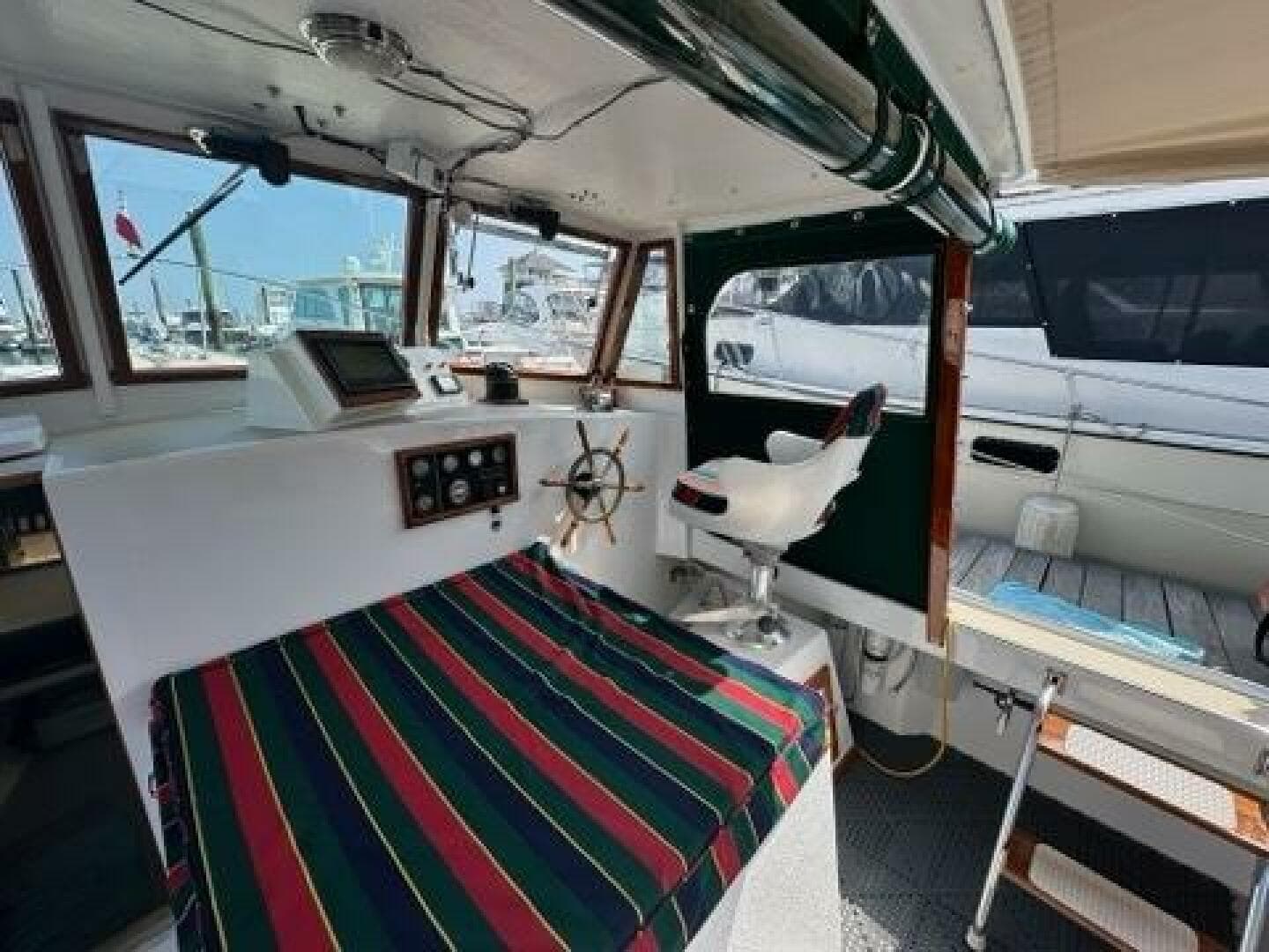 1987 Holland 32 — photo 12