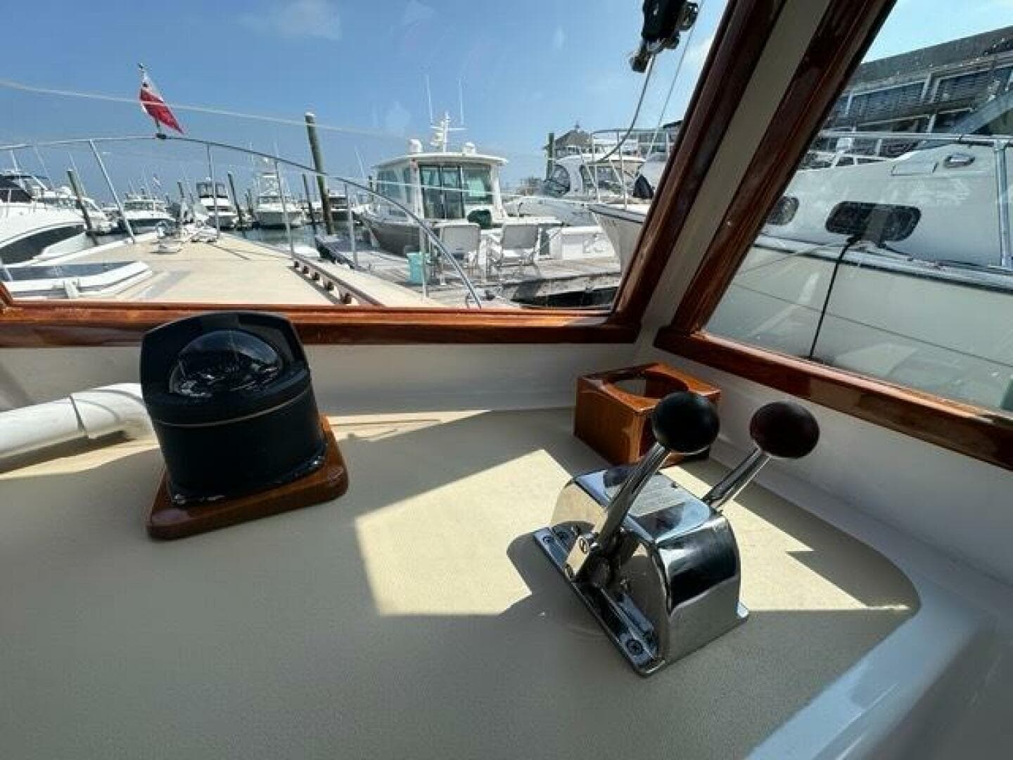 1987 Holland 32 — photo 17