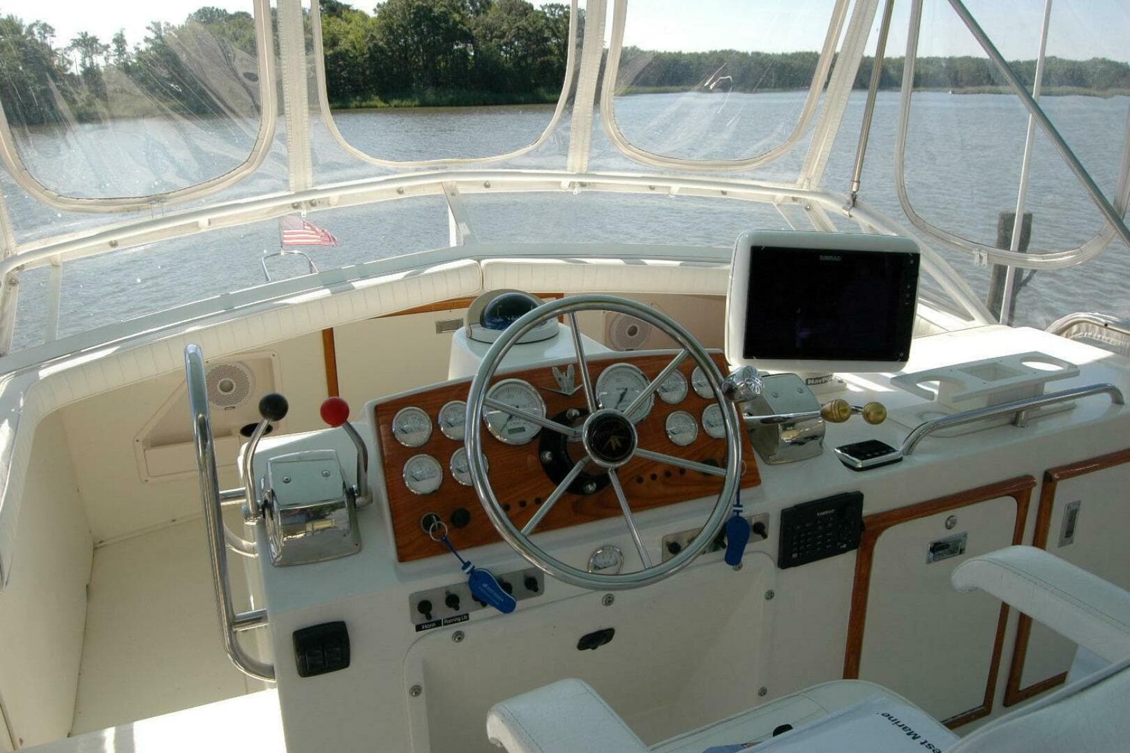 1987 Bertram 33 Sport Fisherman — photo 31