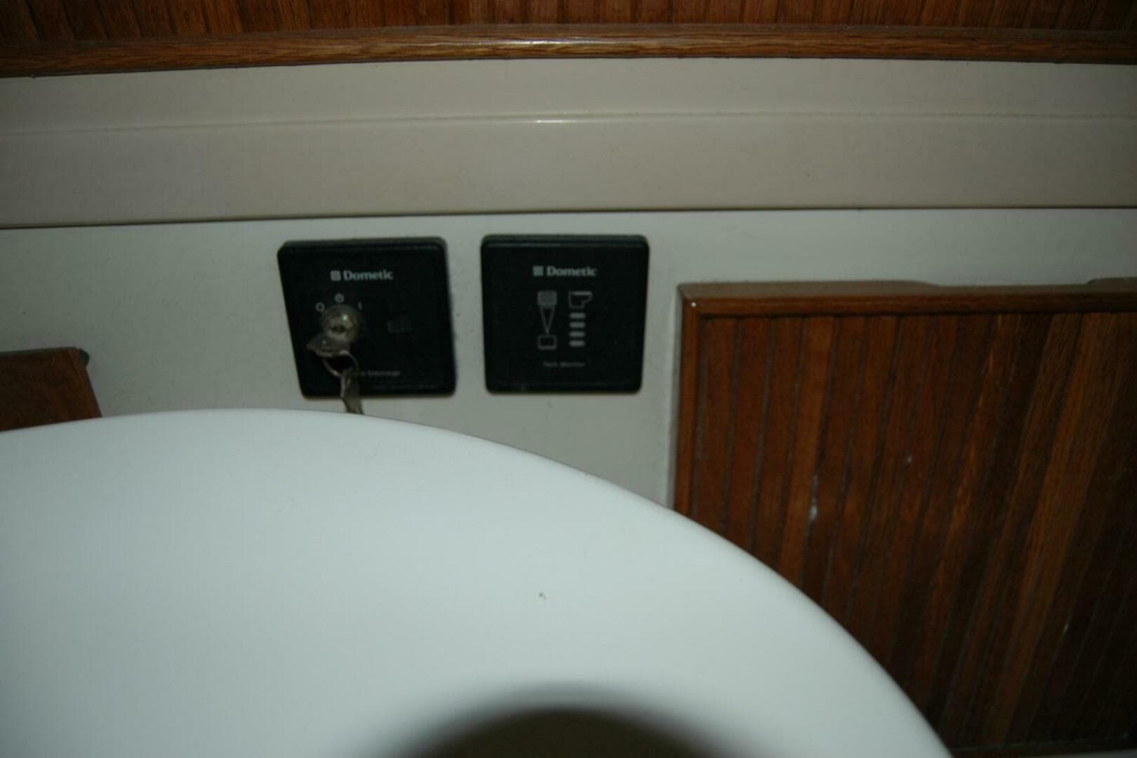 1987 Bertram 33 Sport Fisherman — photo 82