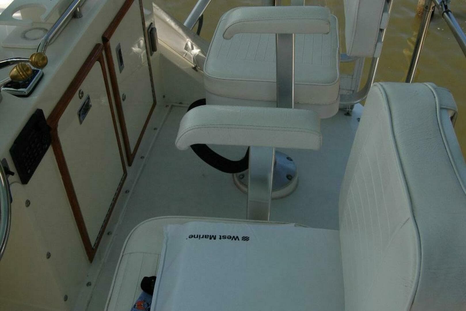 1987 Bertram 33 Sport Fisherman — photo 33