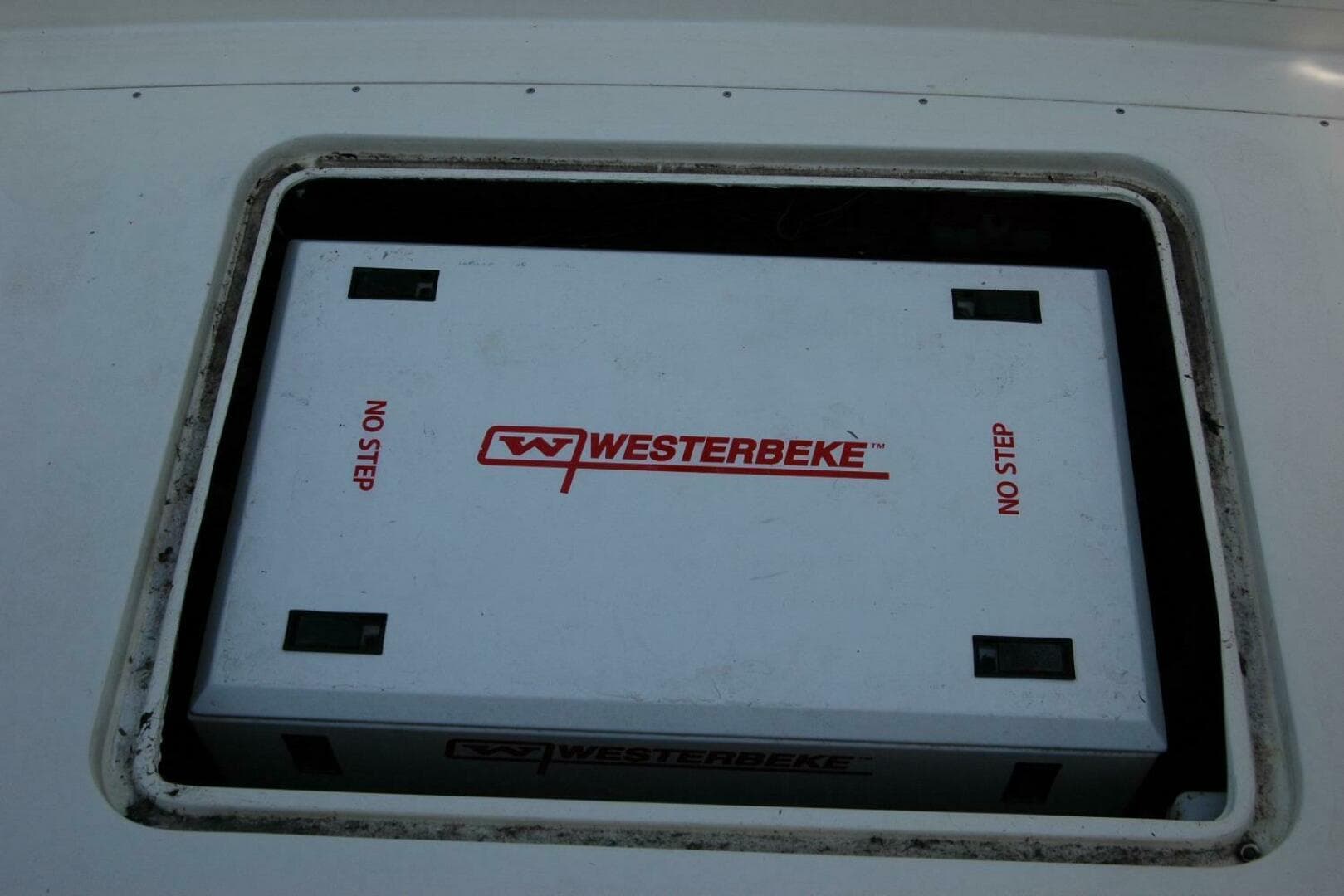 1987 Bertram 33 Sport Fisherman — photo 56