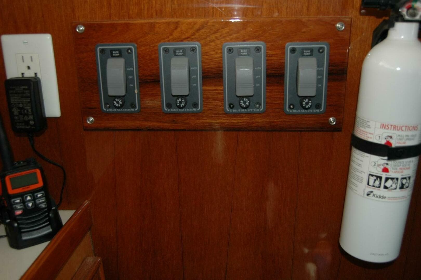 1987 Bertram 33 Sport Fisherman — photo 67