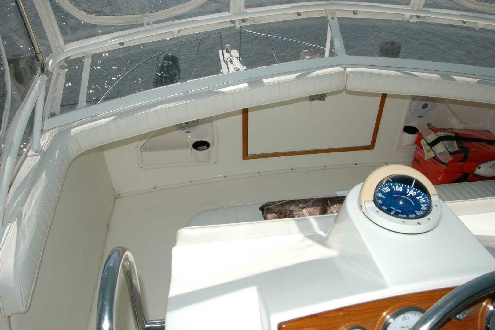 1987 Bertram 33 Sport Fisherman — photo 42