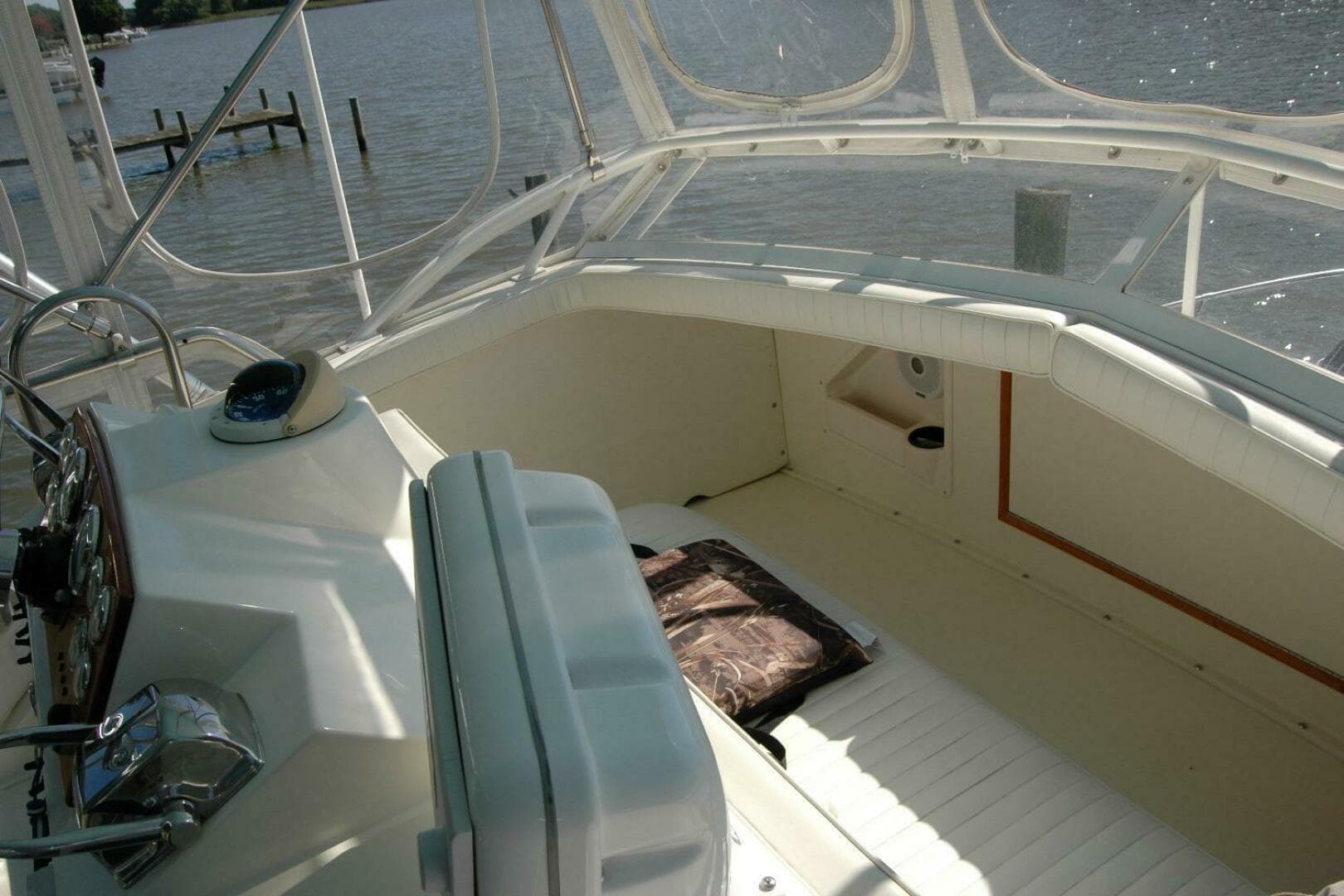 1987 Bertram 33 Sport Fisherman — photo 41
