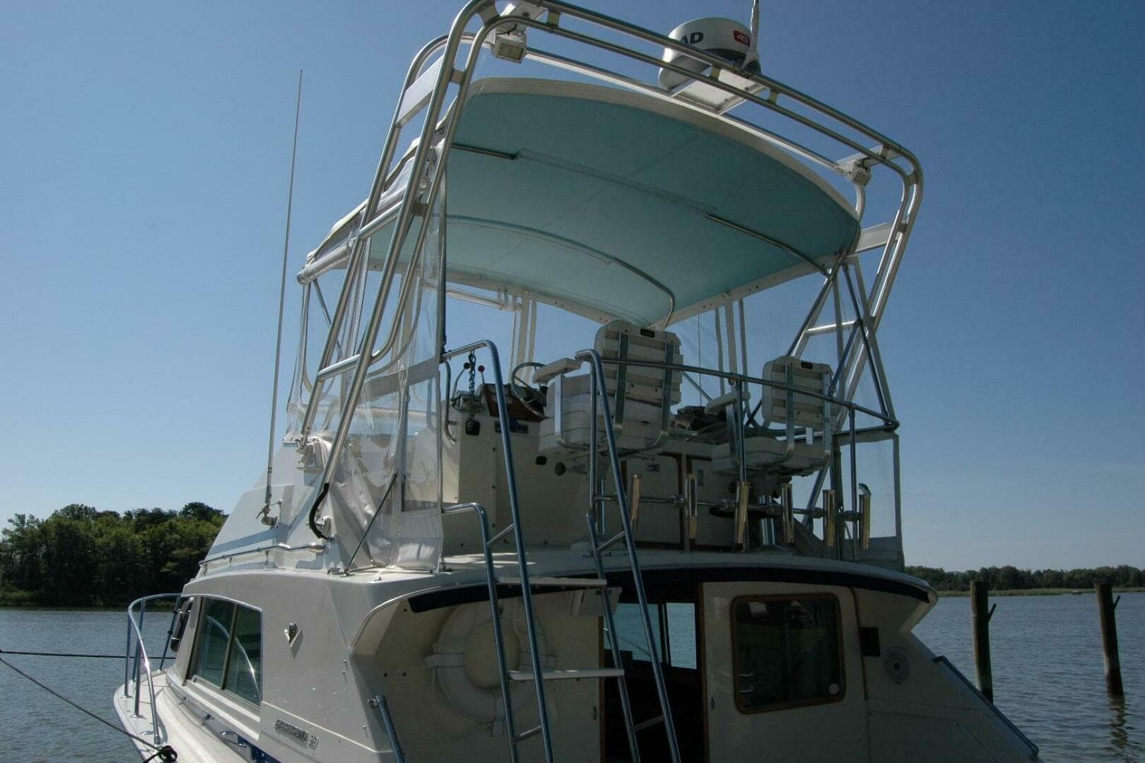 1987 Bertram 33 Sport Fisherman — photo 10