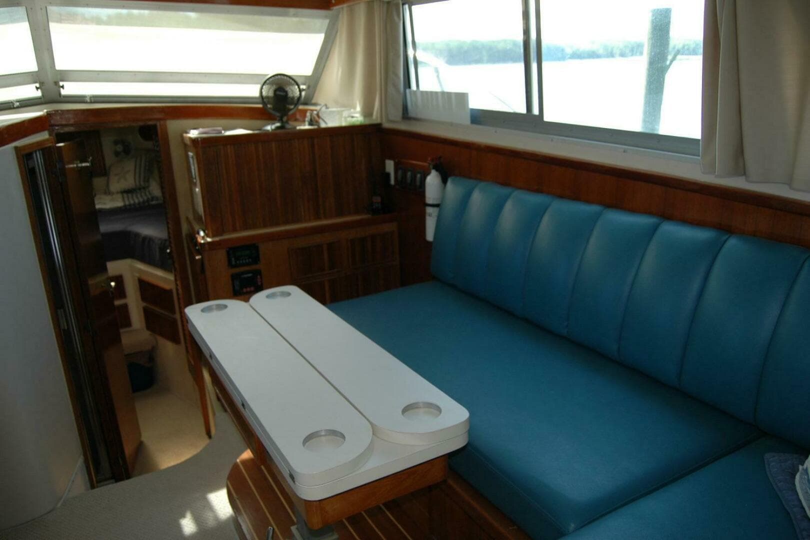 1987 Bertram 33 Sport Fisherman — photo 64