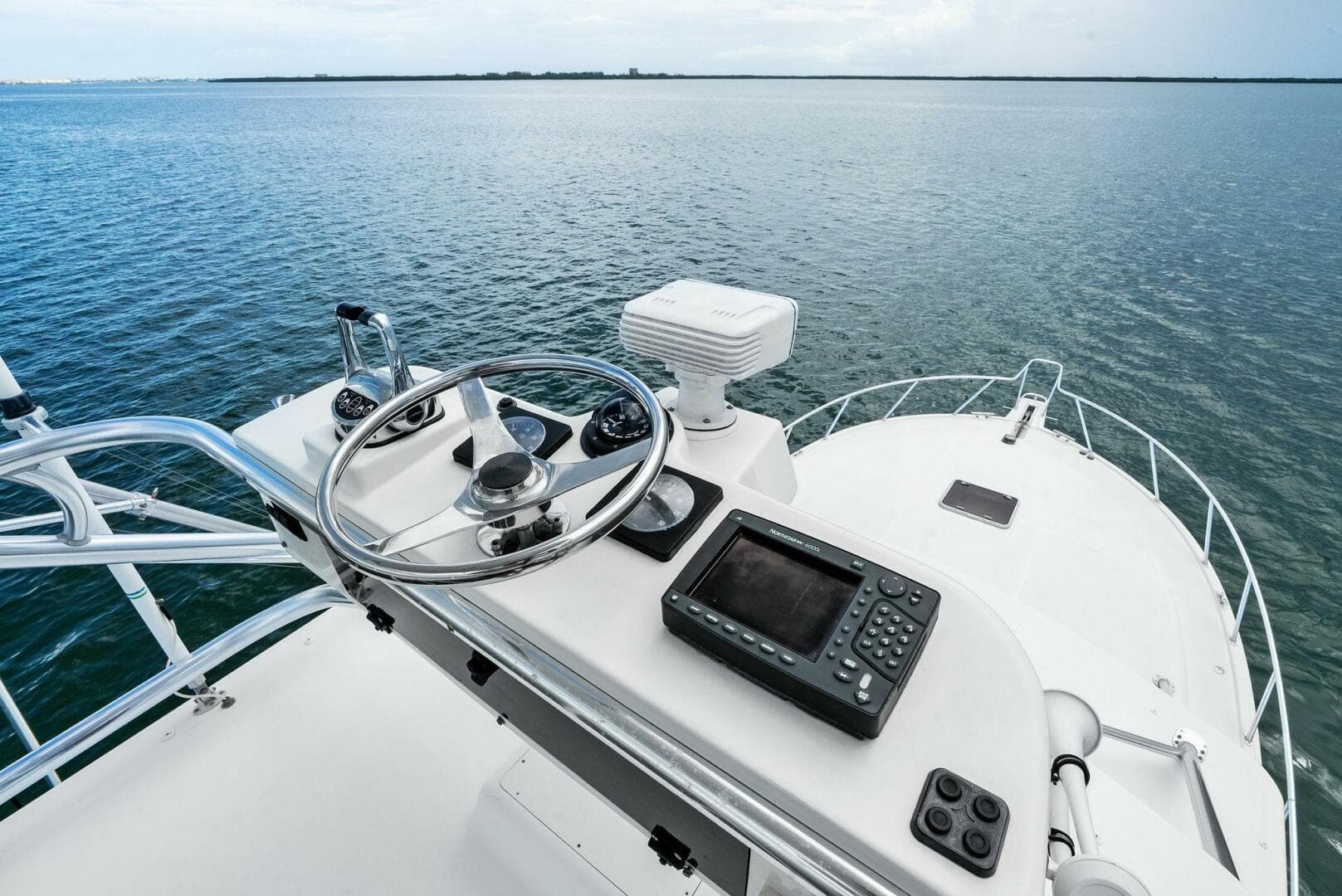 2004 Cabo 40 Hardtop Express — photo 17