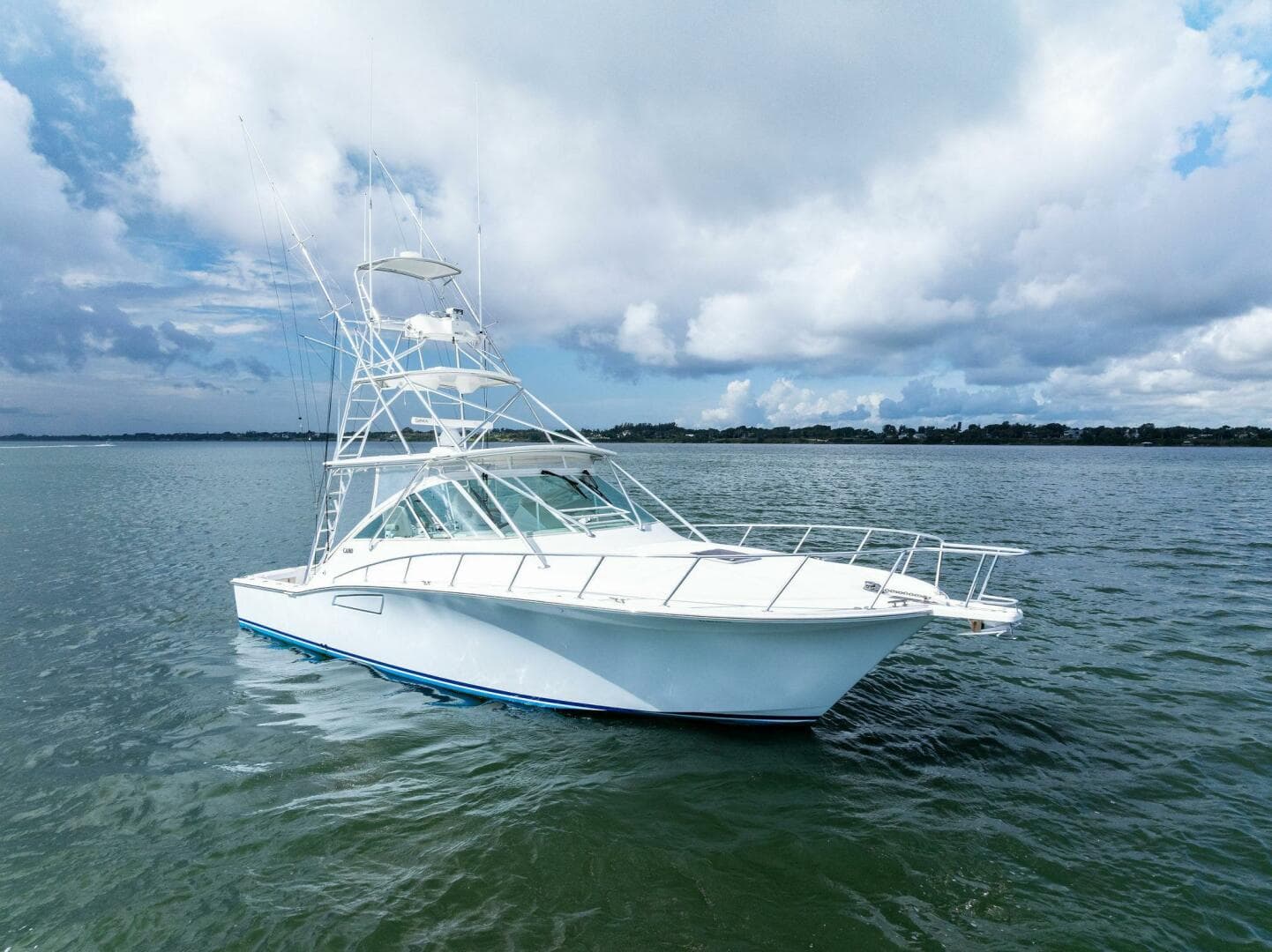 2004 Cabo 40 Hardtop Express — photo 2