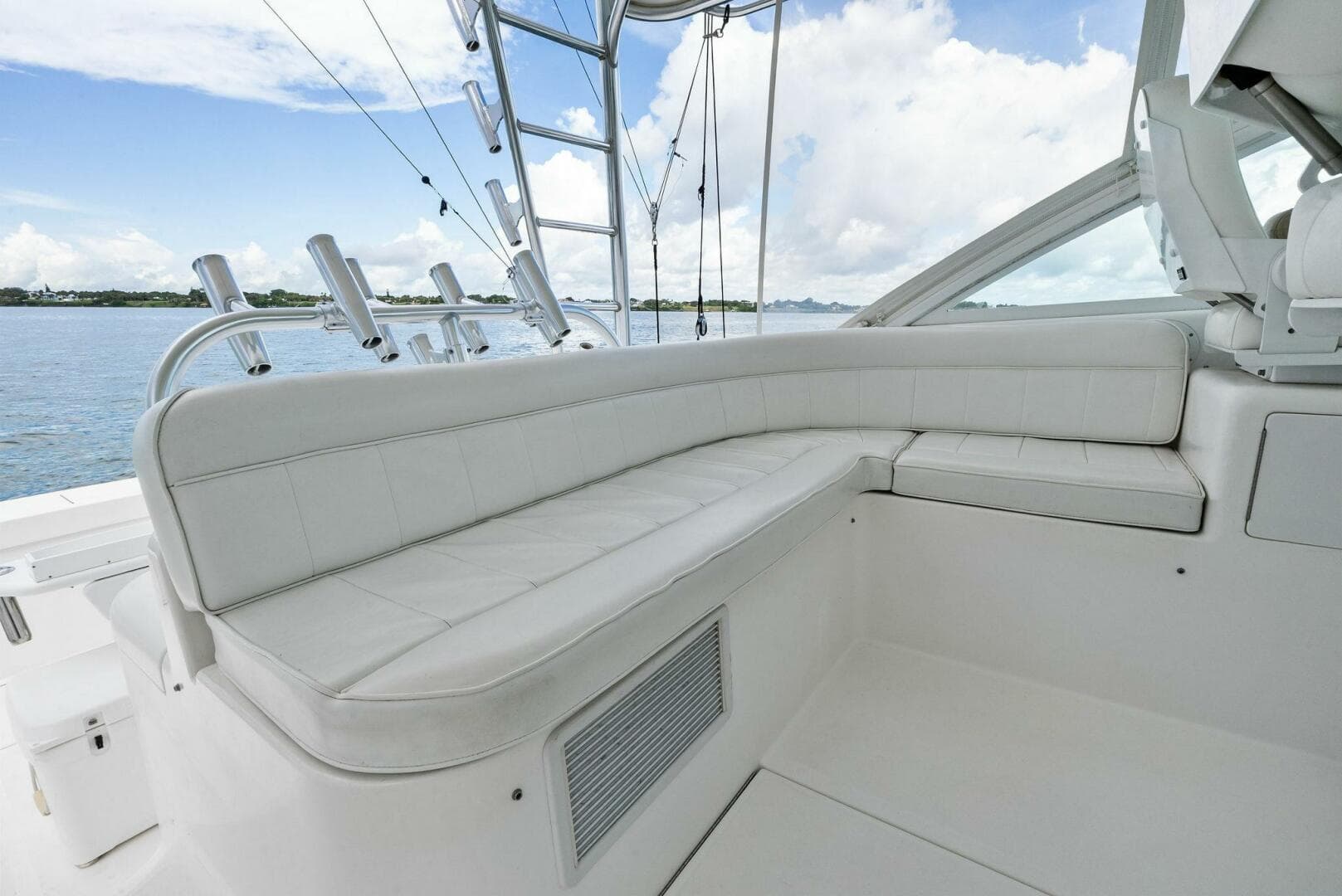 2004 Cabo 40 Hardtop Express — photo 12