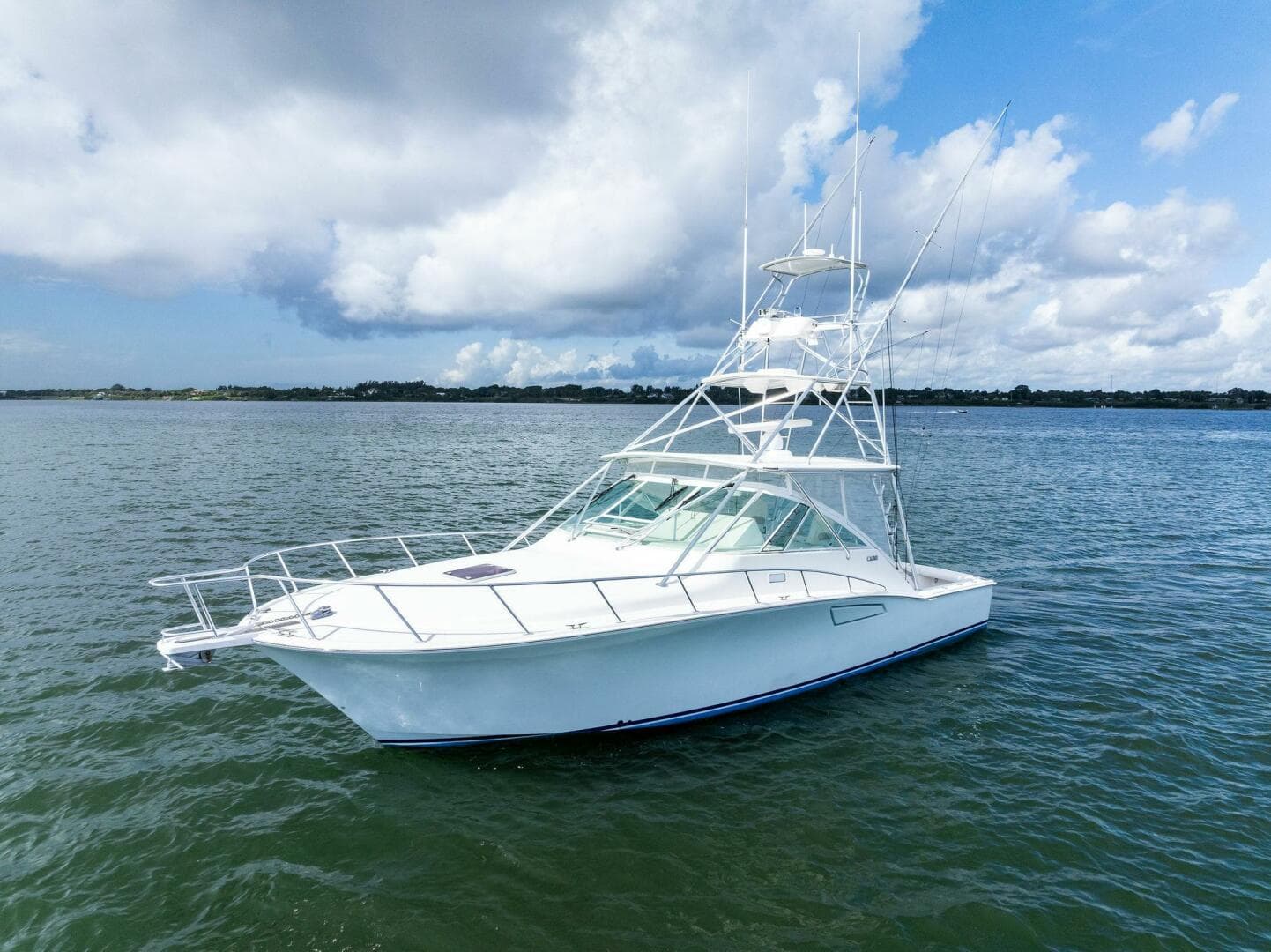 2004 Cabo 40 Hardtop Express — photo 4