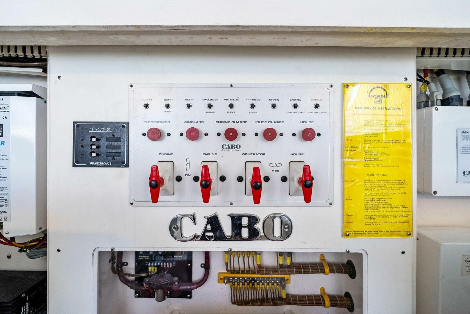 2004 Cabo 40 Hardtop Express — photo 34