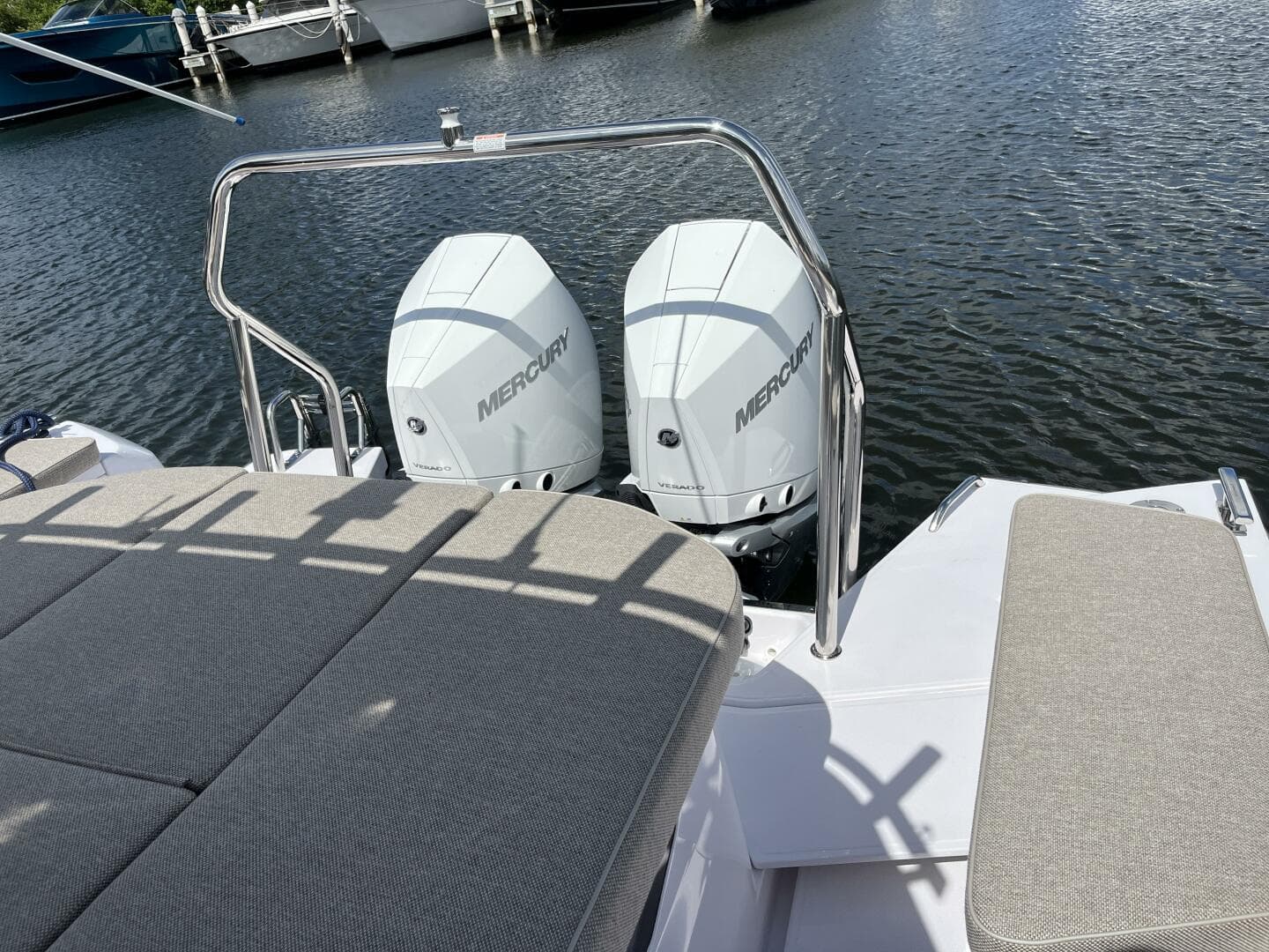 2024 Axopar Cross Cabin — photo 4