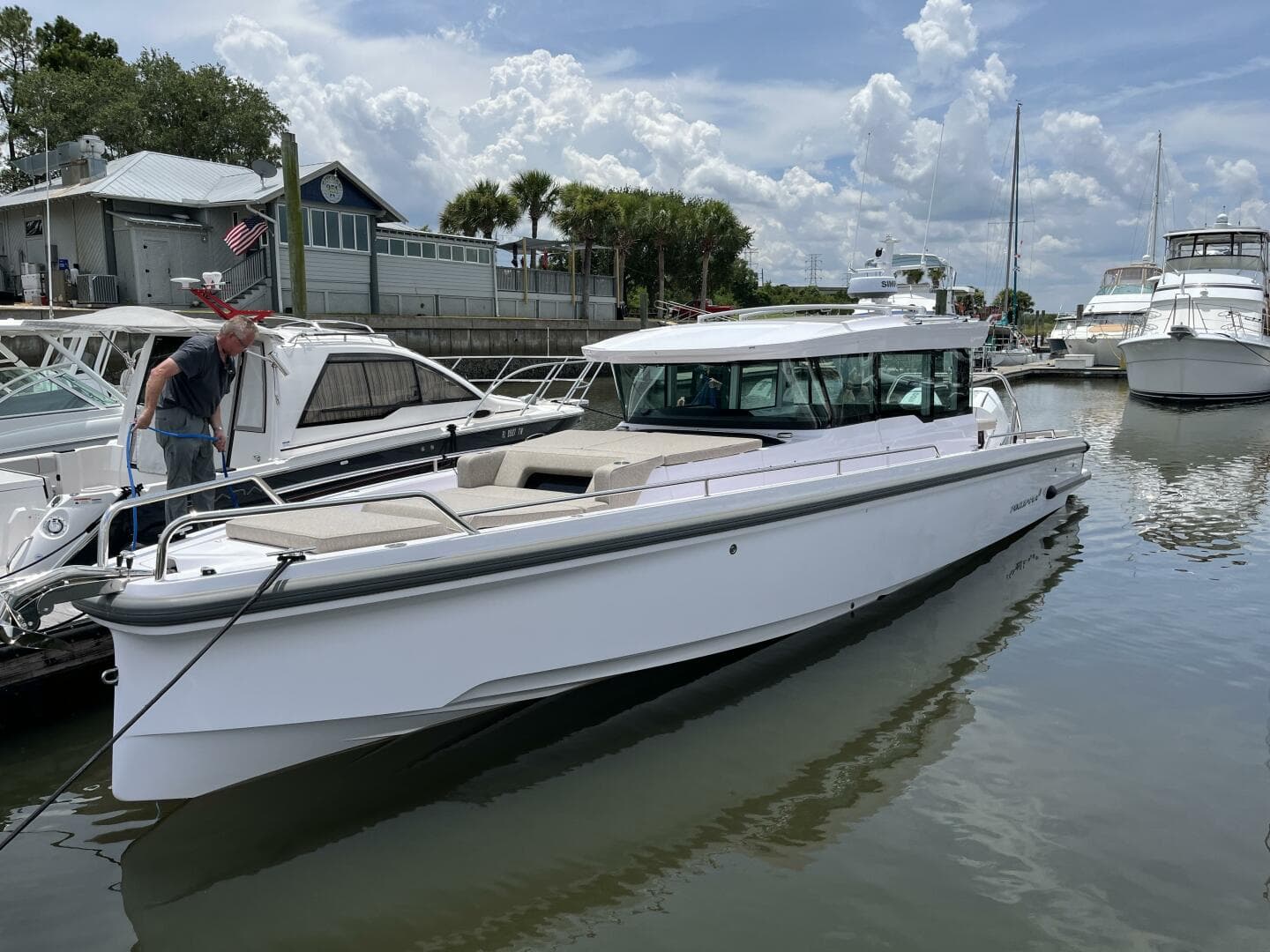 2024 Axopar Cross Cabin — photo 2