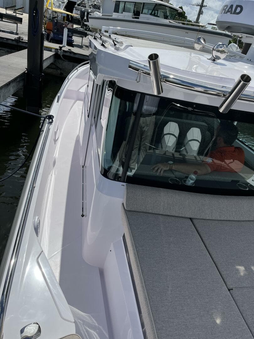 2024 Axopar Cross Cabin — photo 8