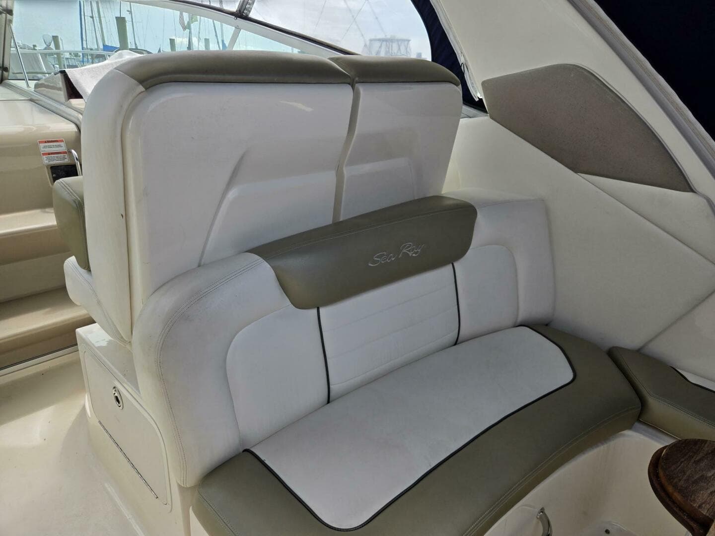 2007 Sea Ray 310 Sundancer — photo 14