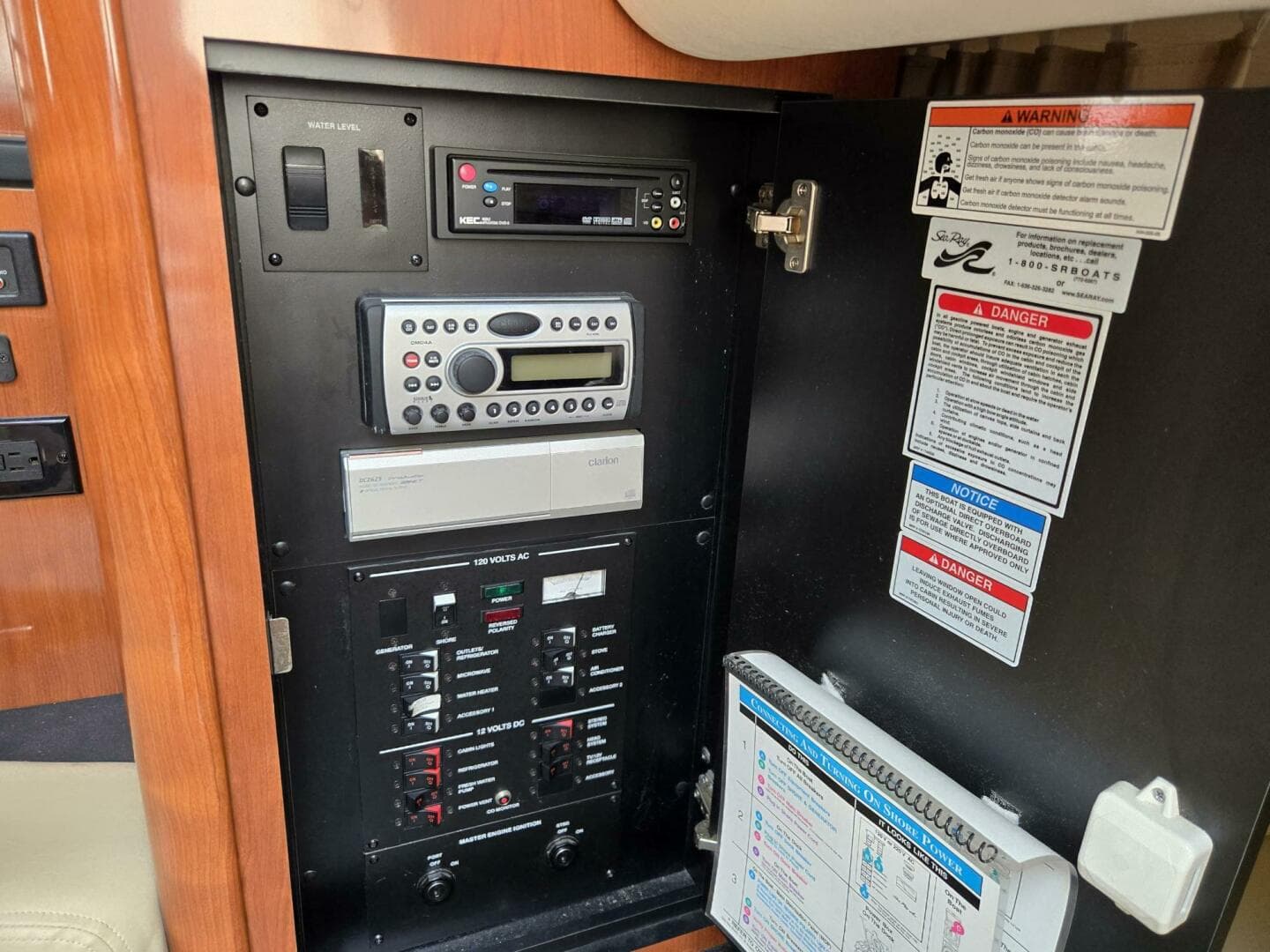 2007 Sea Ray 310 Sundancer — photo 7