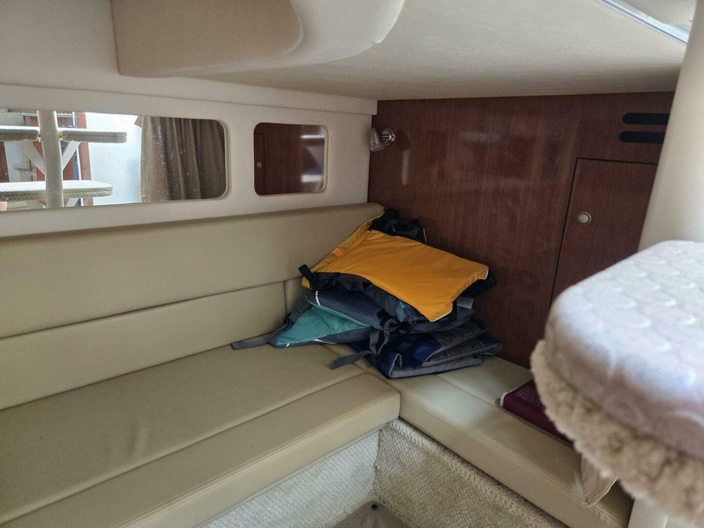 2007 Sea Ray 310 Sundancer — photo 9