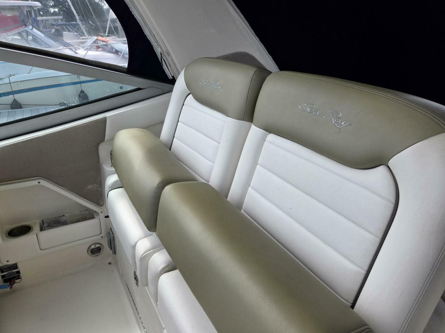 2007 Sea Ray 310 Sundancer — photo 11