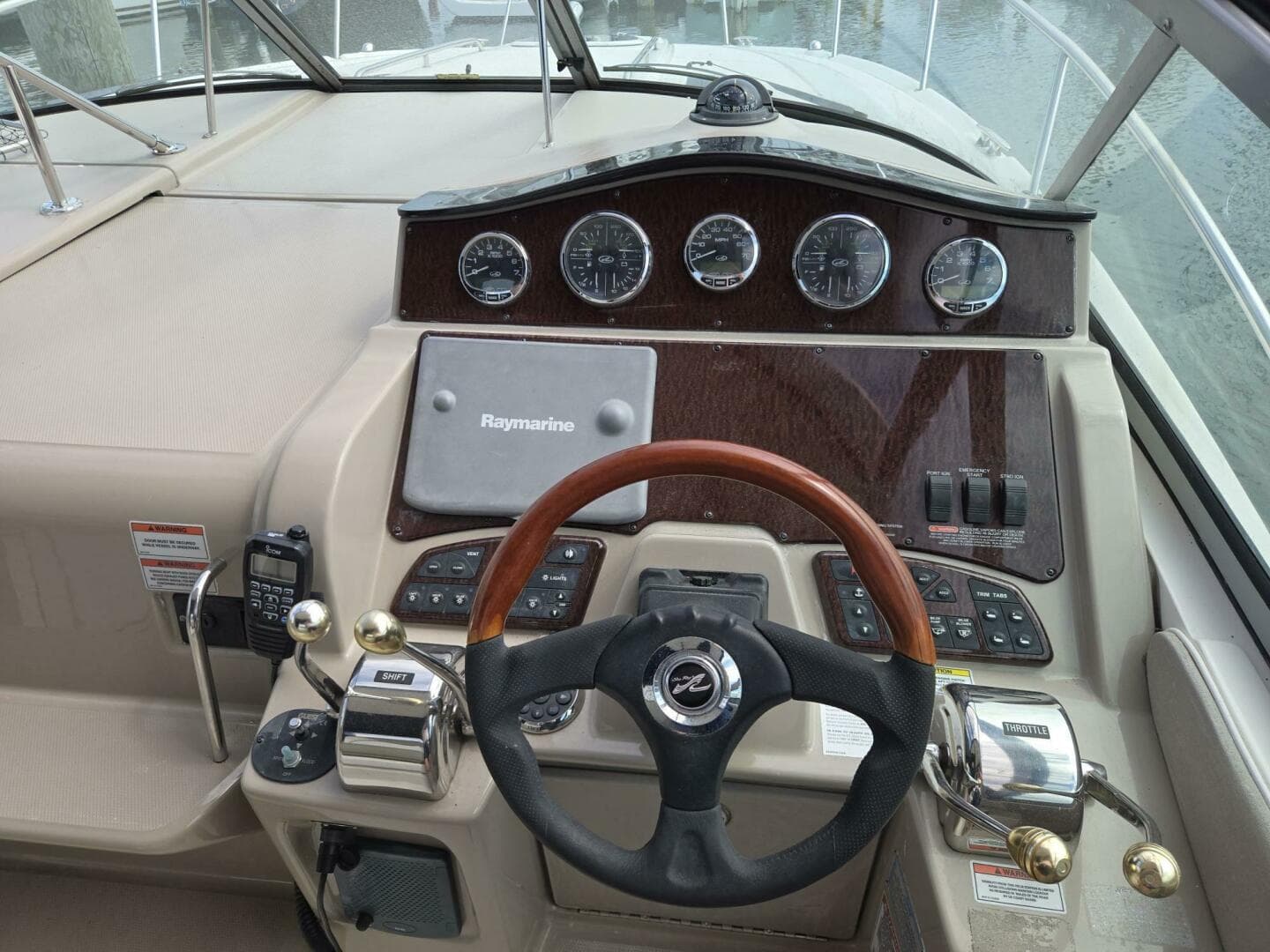 2007 Sea Ray 310 Sundancer — photo 18