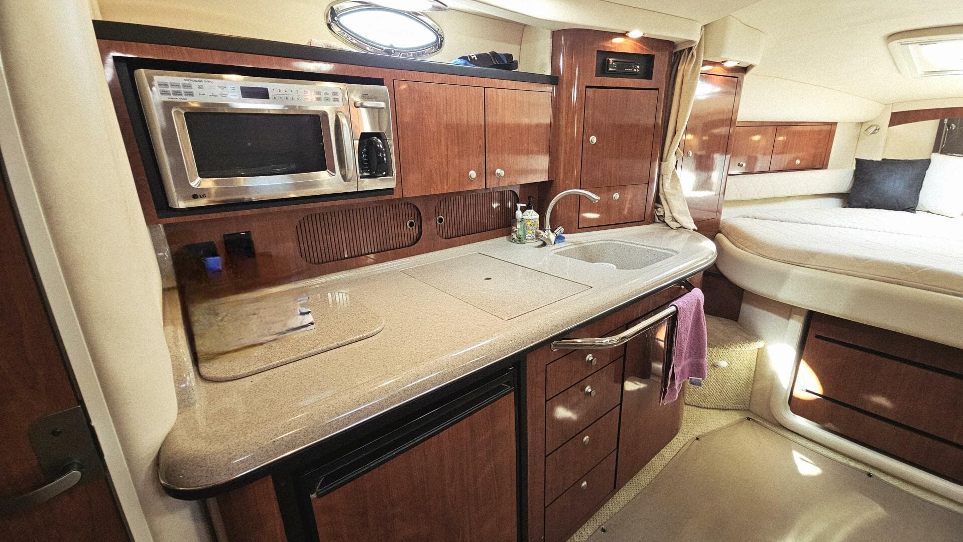 2007 Sea Ray 340 Sundancer — photo 26