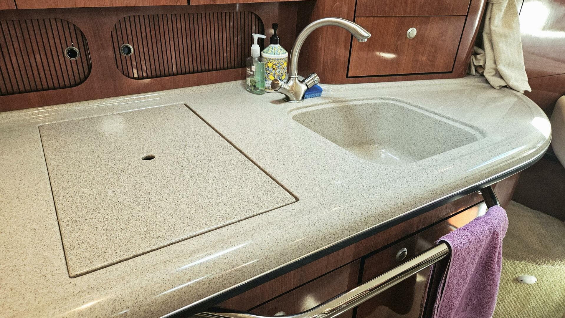 2007 Sea Ray 340 Sundancer — photo 27