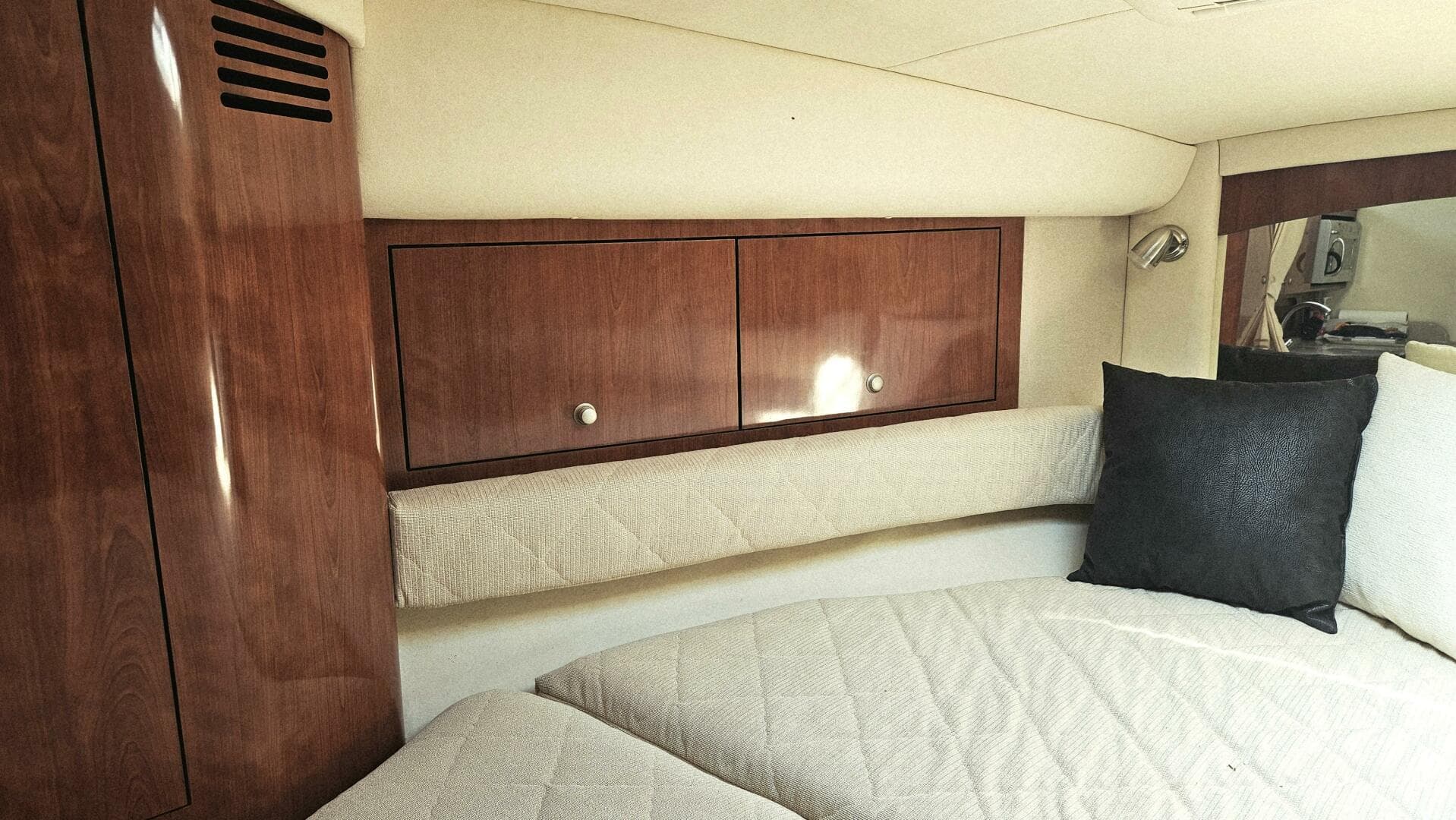 2007 Sea Ray 340 Sundancer — photo 34