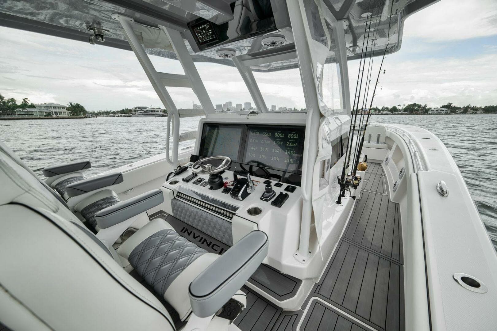 2024 Invincible 43 Open — photo 31