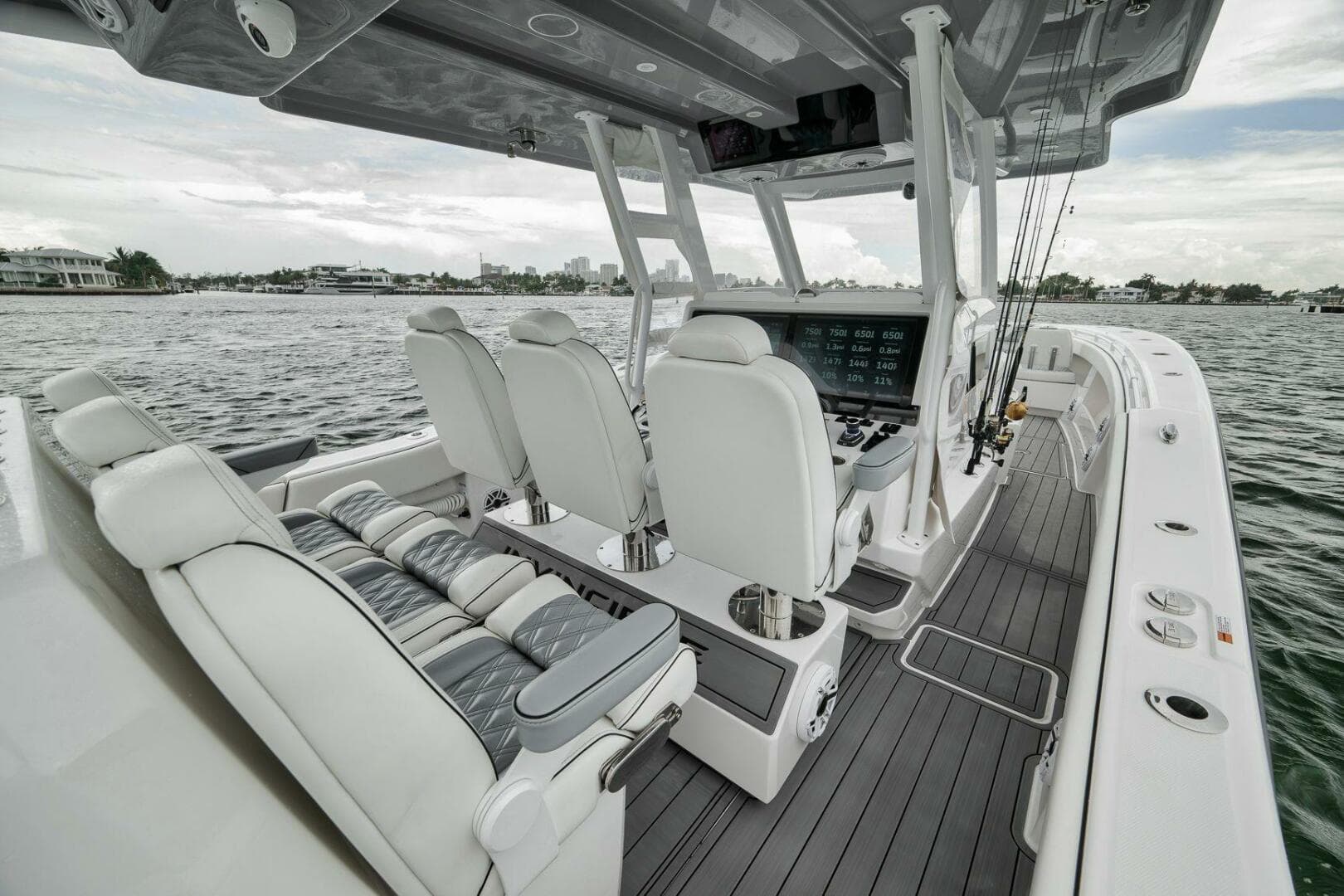 2024 Invincible 43 Open — photo 30