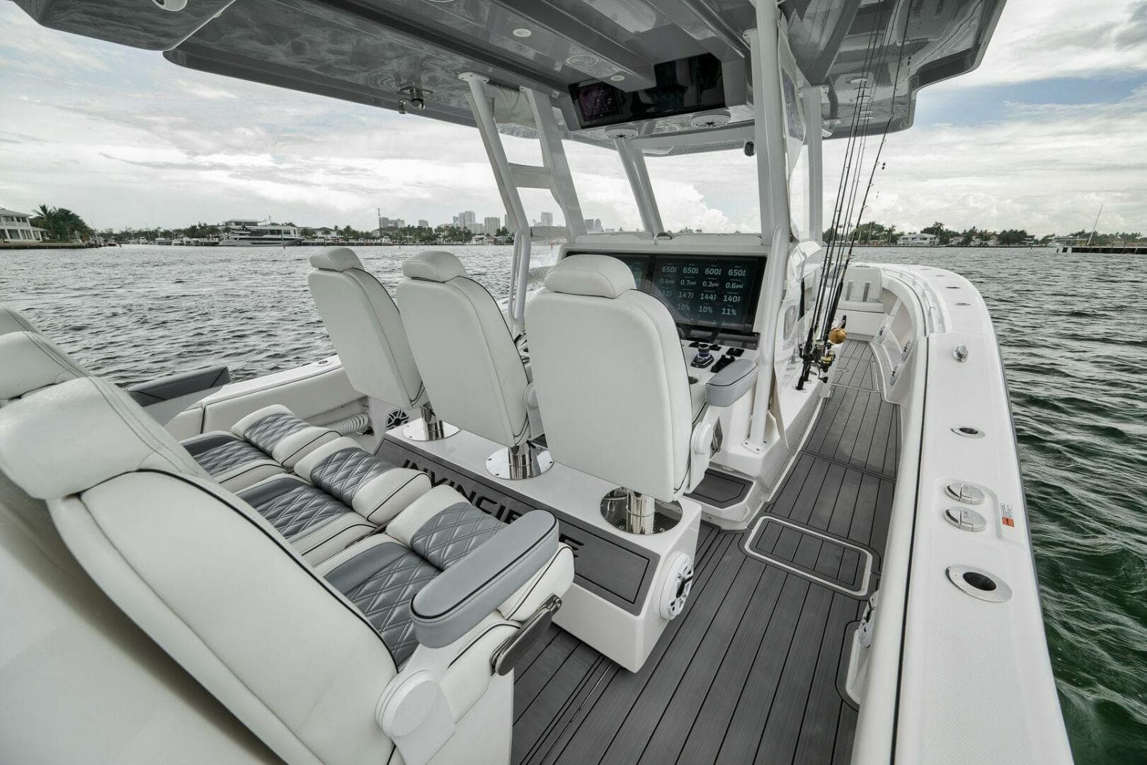 2024 Invincible 43 Open — photo 29