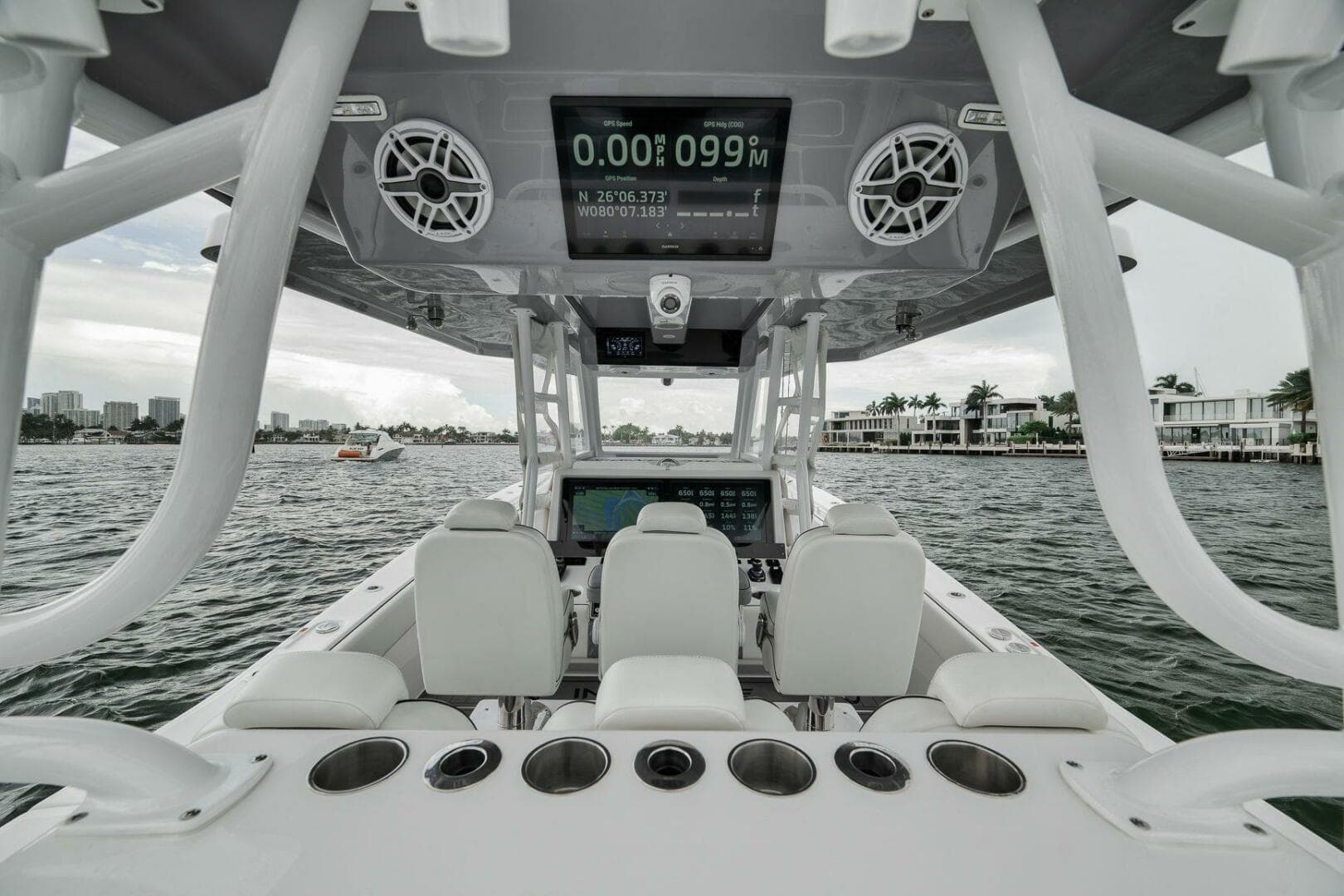 2024 Invincible 43 Open — photo 27