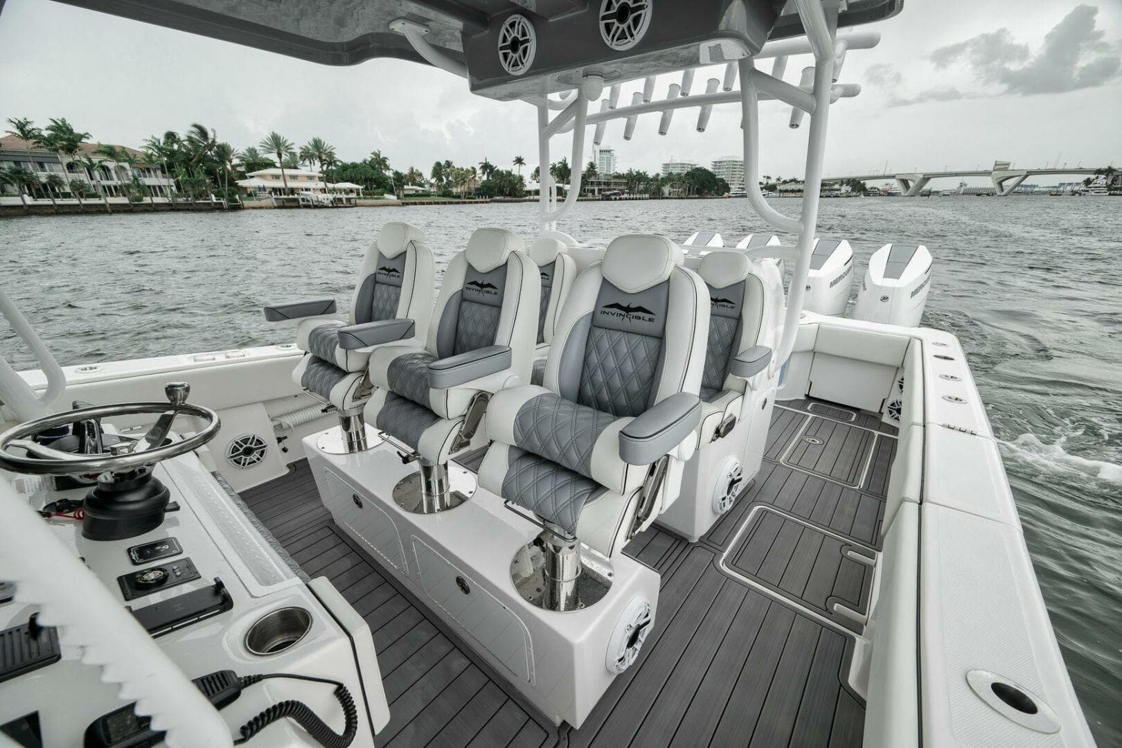 2024 Invincible 43 Open — photo 4