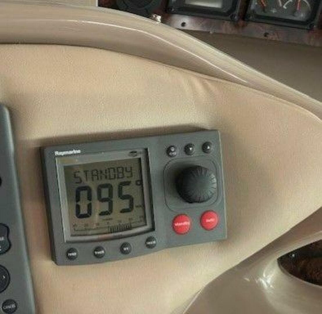 1998 Sea Ray 540 Sundancer — photo 31