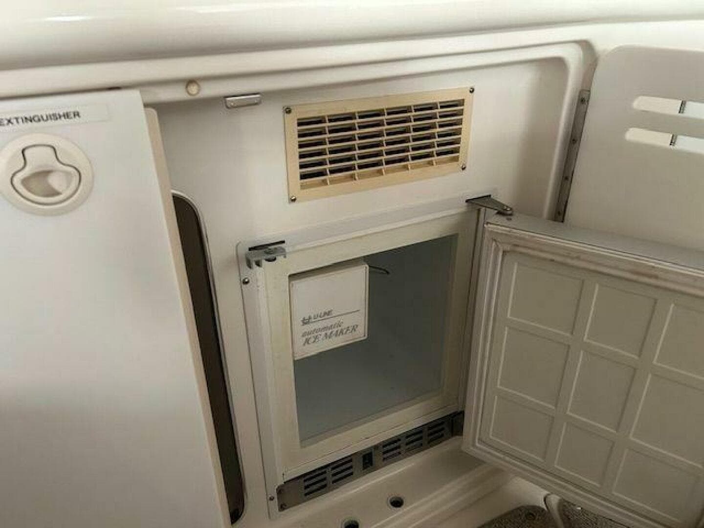 1998 Sea Ray 540 Sundancer — photo 19