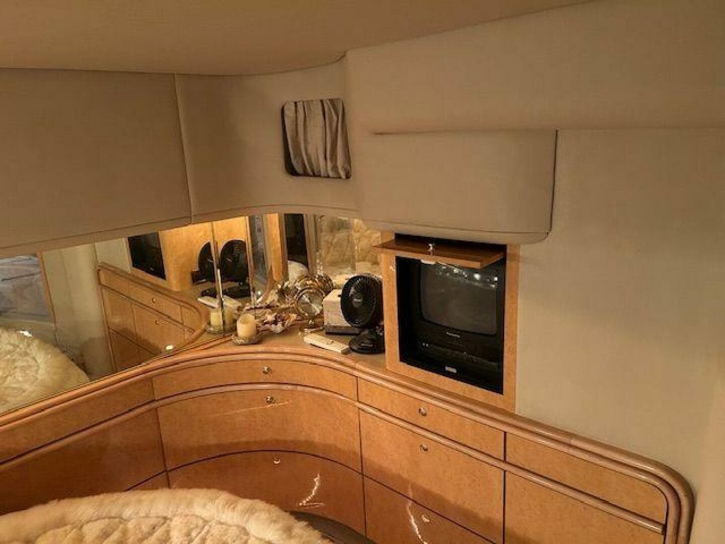 1998 Sea Ray 540 Sundancer — photo 52