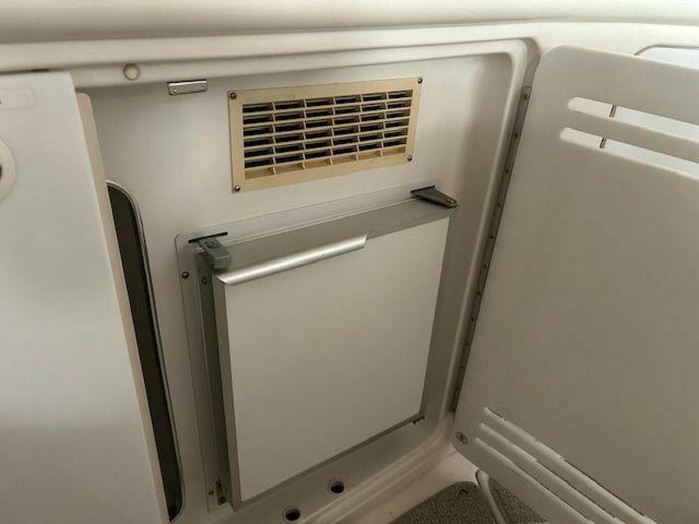 1998 Sea Ray 540 Sundancer — photo 18