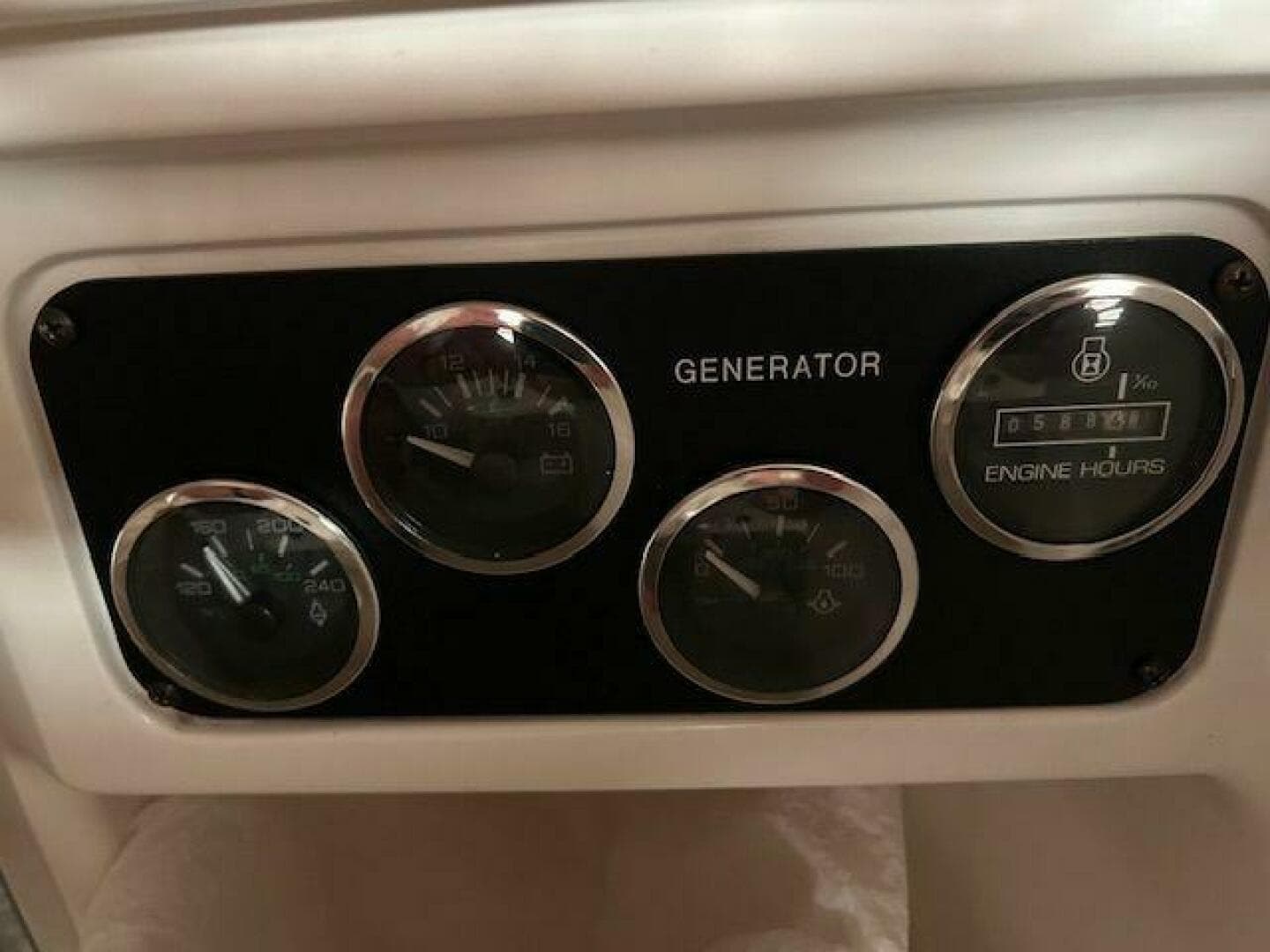 1998 Sea Ray 540 Sundancer — photo 75