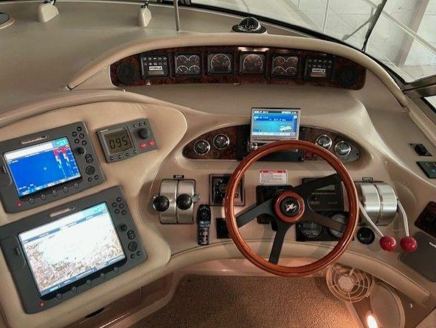 1998 Sea Ray 540 Sundancer — photo 30