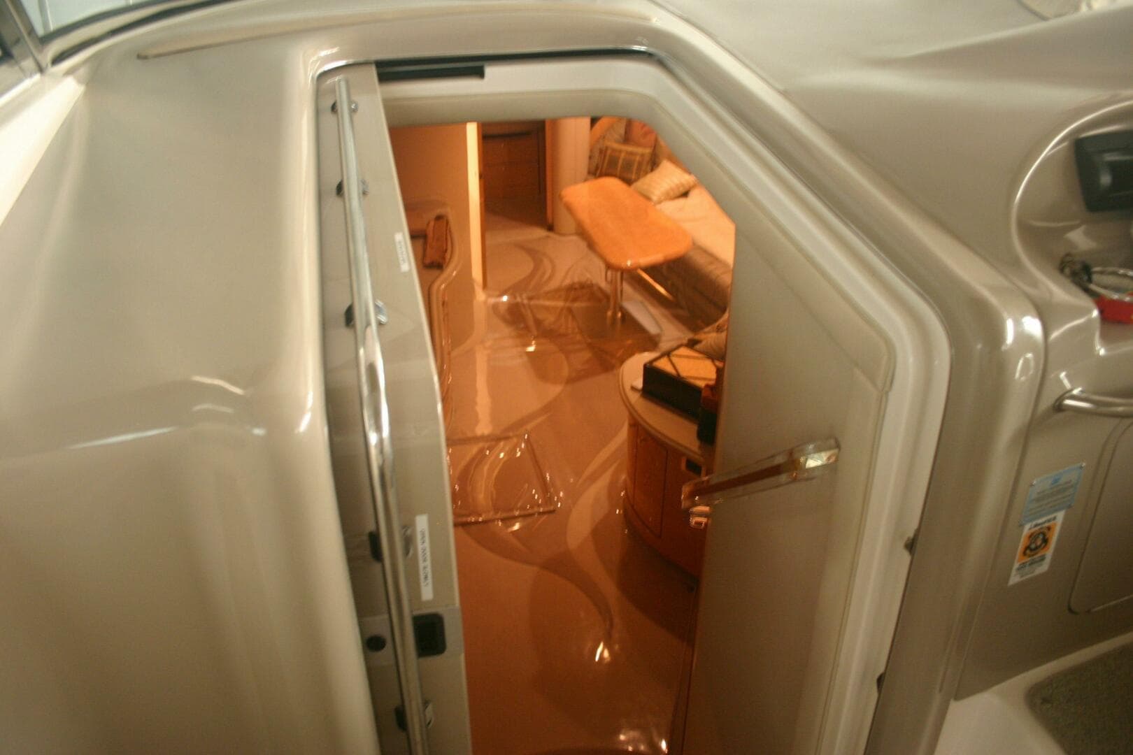 1998 Sea Ray 540 Sundancer — photo 42