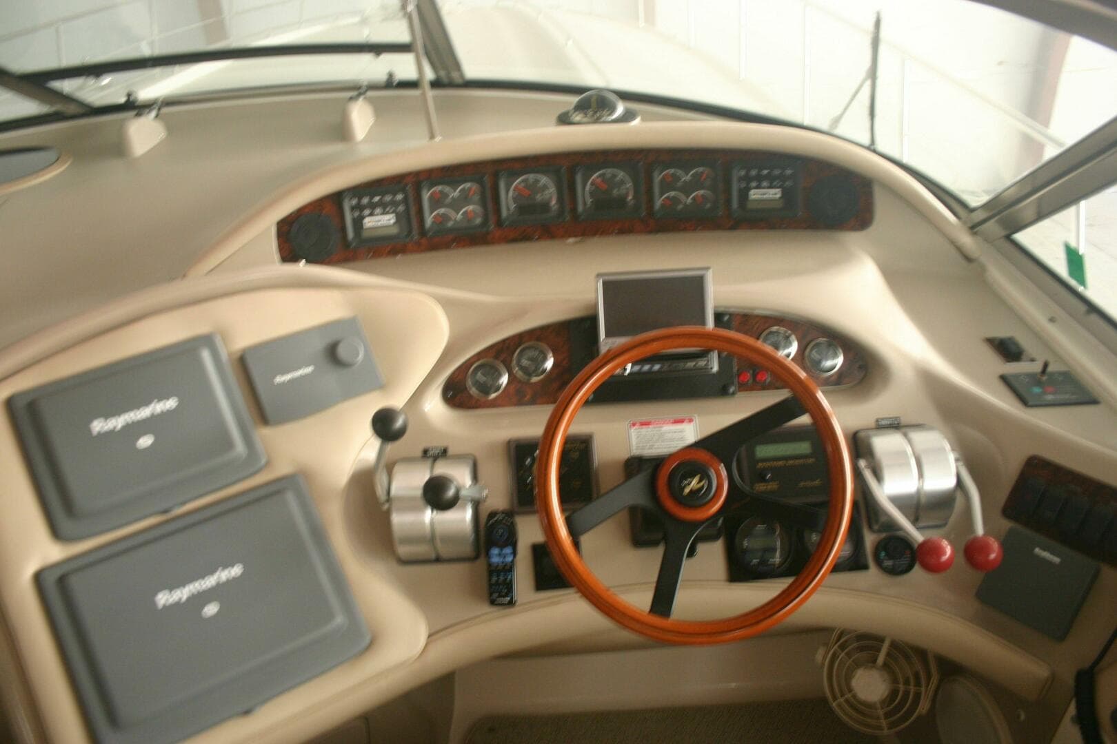 1998 Sea Ray 540 Sundancer — photo 28