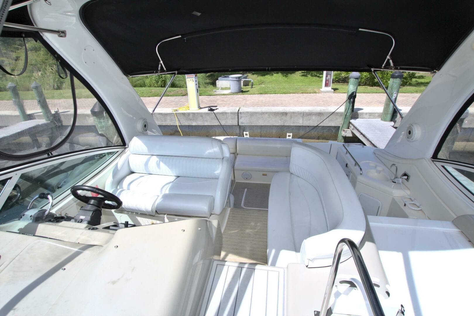 2004 Cruisers Yachts 370 Express — photo 29