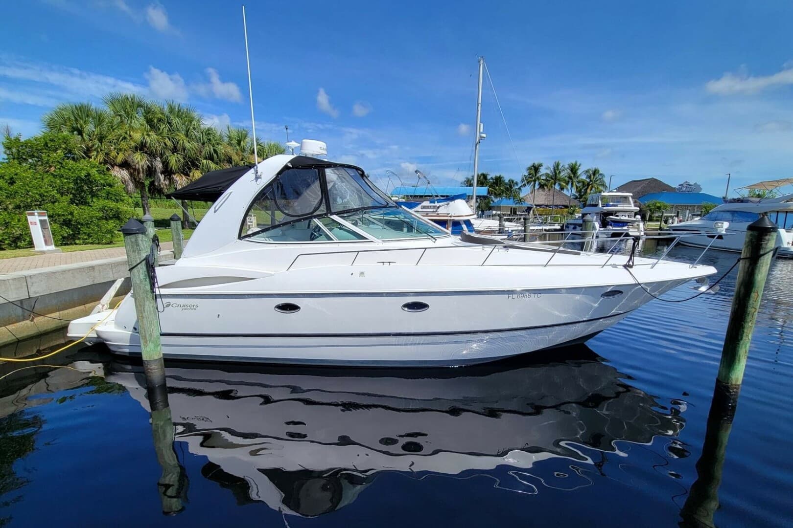 2004 Cruisers Yachts 370 Express — photo 1