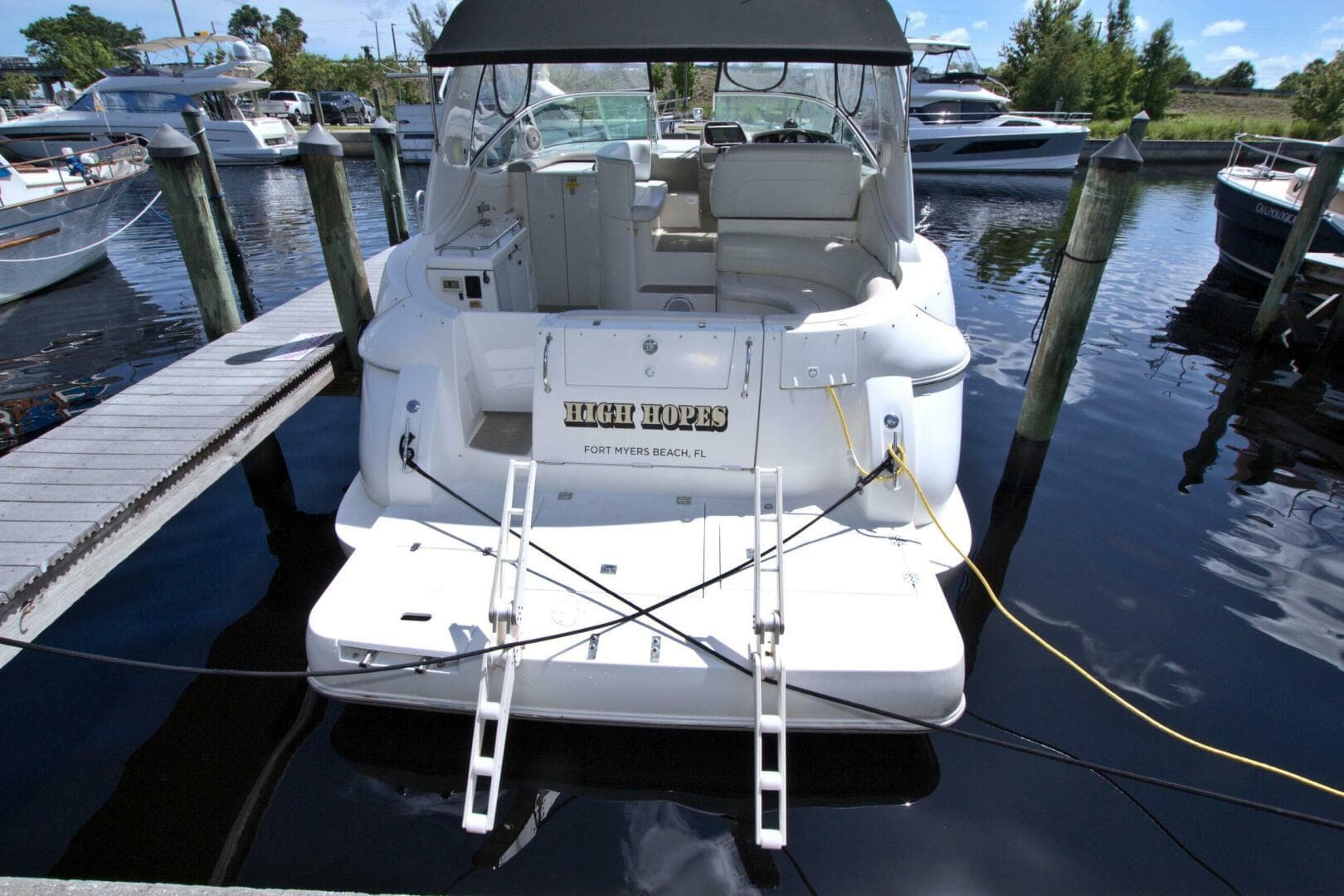 2004 Cruisers Yachts 370 Express — photo 4