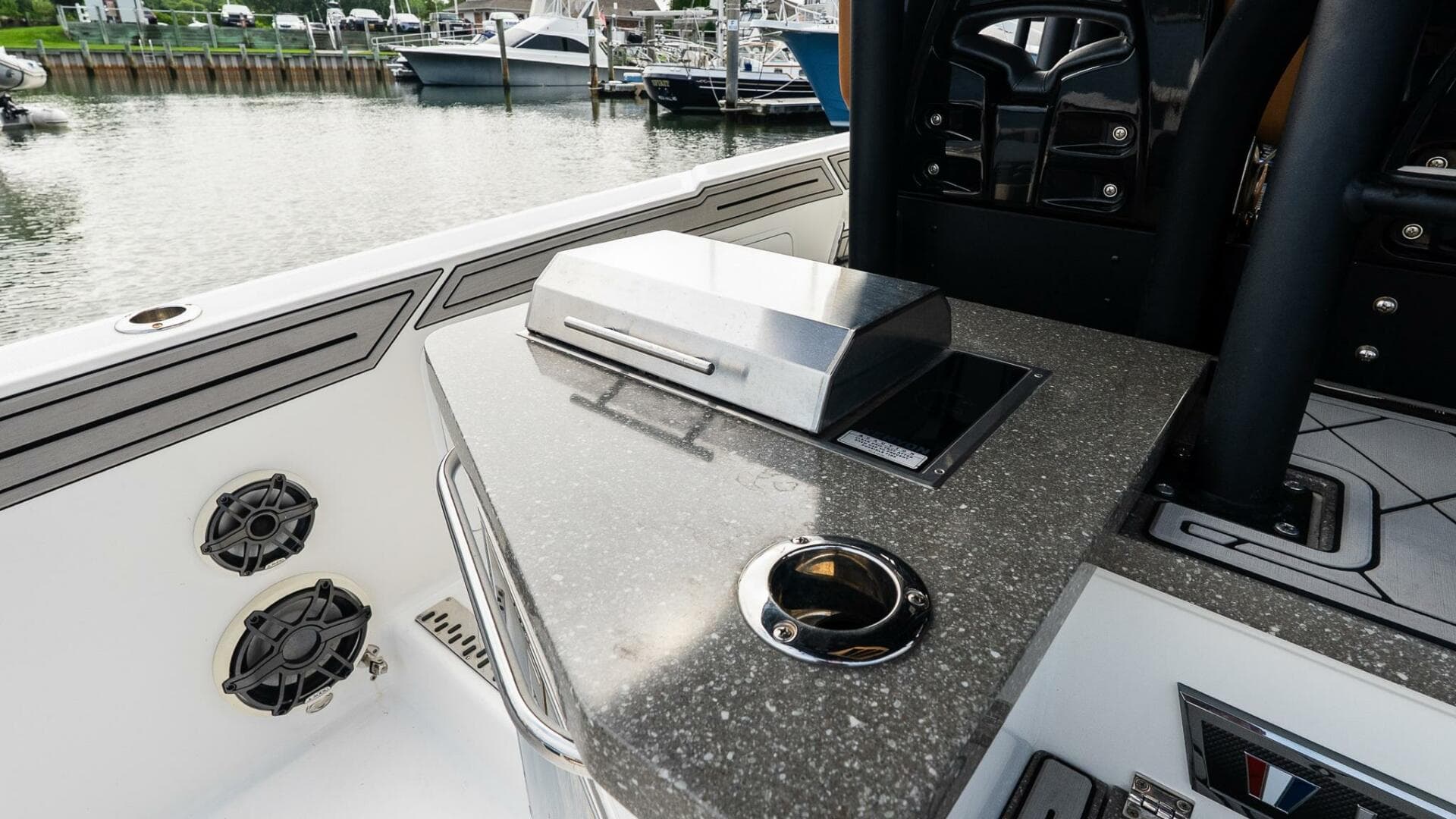 2021 Wellcraft 402 Fisherman — photo 14