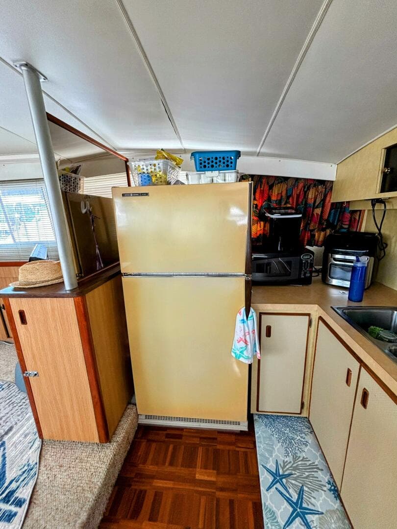 1977 Bertram 42 — photo 32