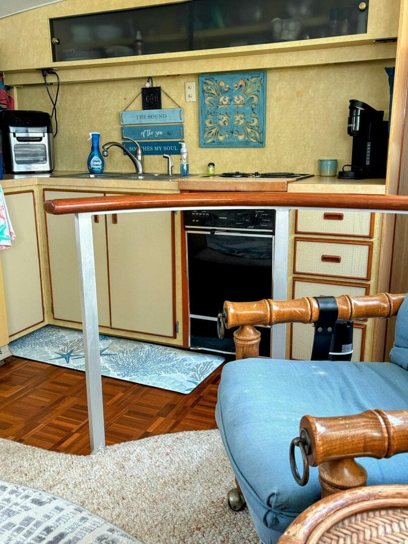 1977 Bertram 42 — photo 33