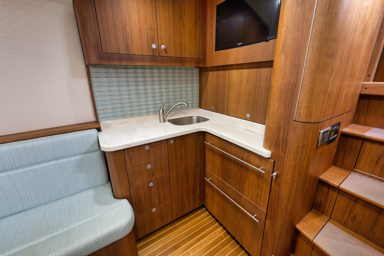 2019 Winter Custom Yachts 46 Walkaround — photo 10
