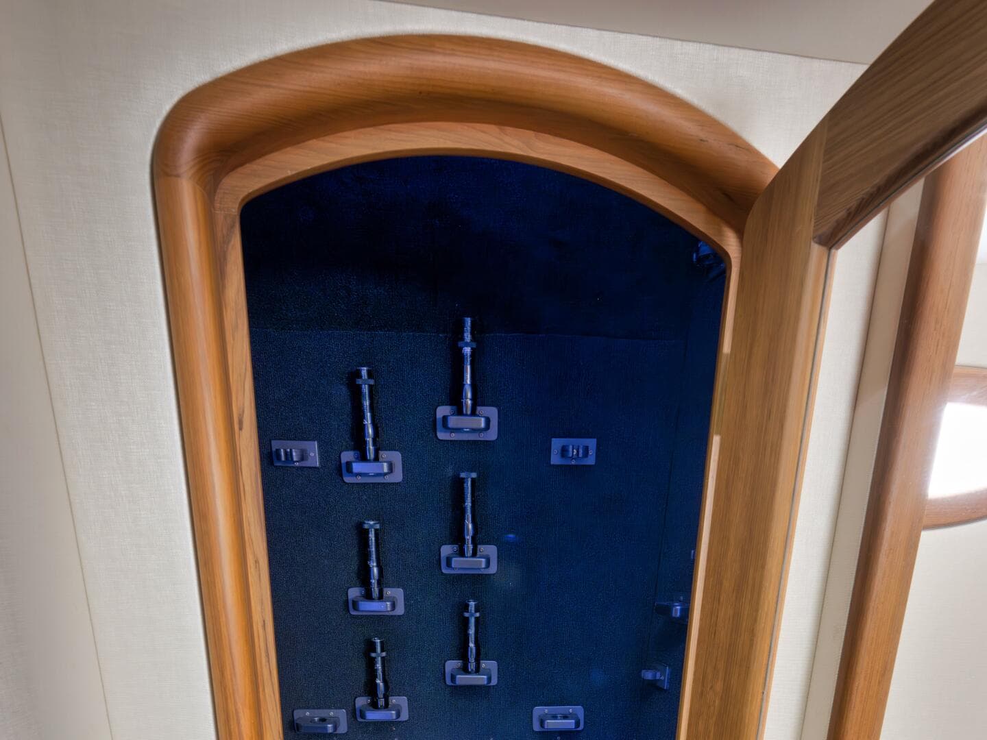 2019 Winter Custom Yachts 46 Walkaround — photo 17