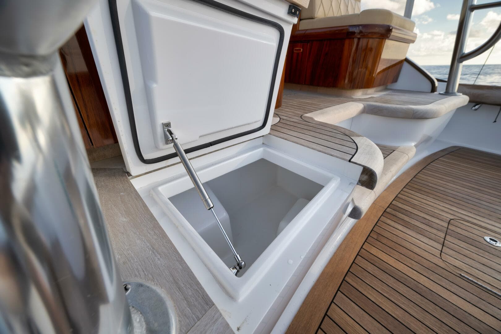 2019 Winter Custom Yachts 46 Walkaround — photo 76